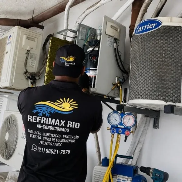 Manutenção e limpeza de ar condicionado profissional